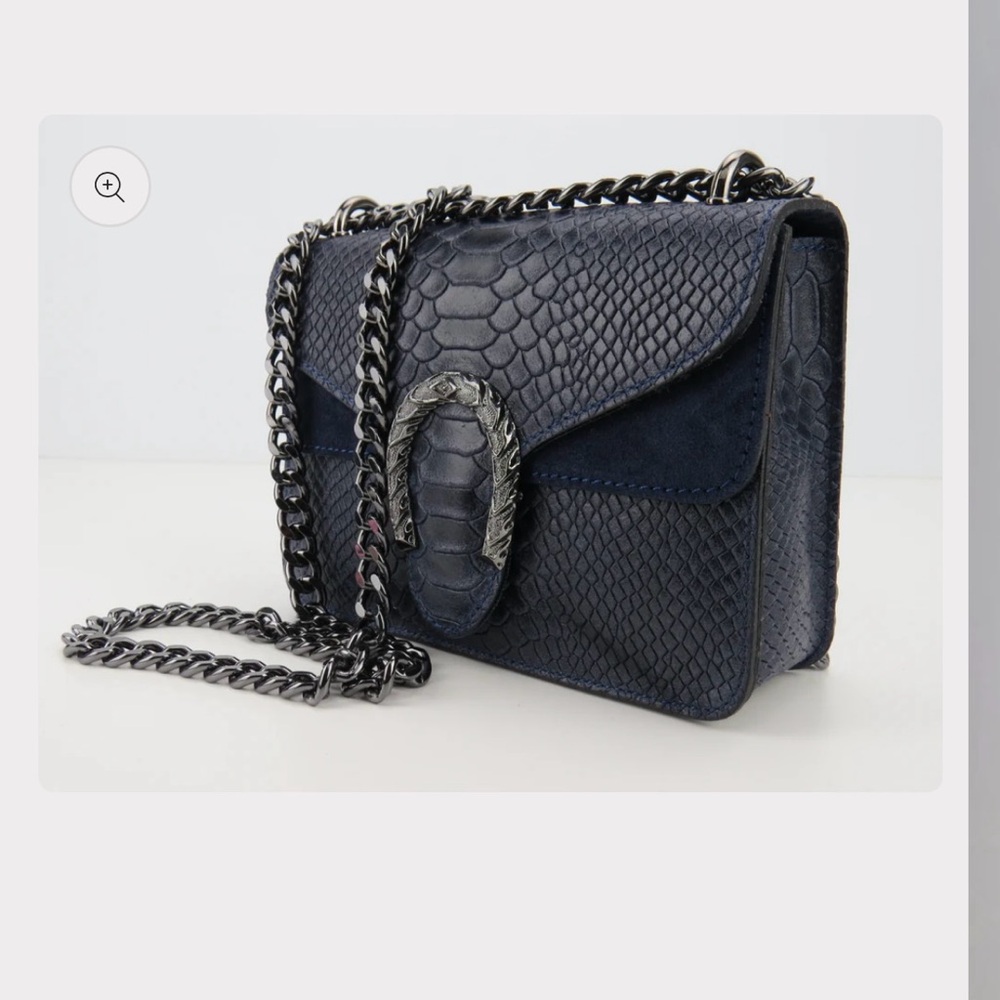 Neiman Marcus luxury Leather with the opulent Neiman Marc Croc-Embossed bag😍
